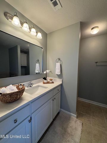 106 Ash Ridge Place, Pearl, MS 39208