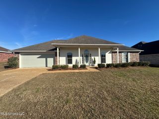 106 Ash Ridge Place, Pearl, MS 39208