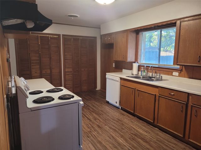 2953 Primrose Lane, Farmers Branch, TX 75234