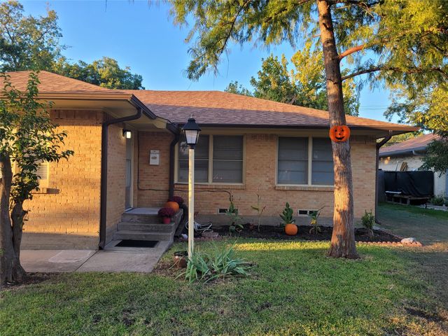 2953 Primrose Lane, Farmers Branch, TX 75234