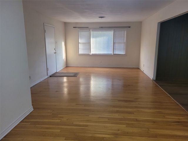 2953 Primrose Lane, Farmers Branch, TX 75234