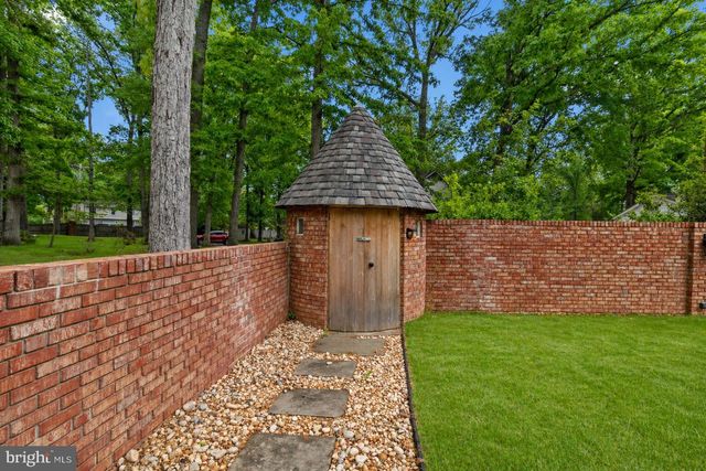 221 EMERALD HILL DR, Fort Washington, MD 20744