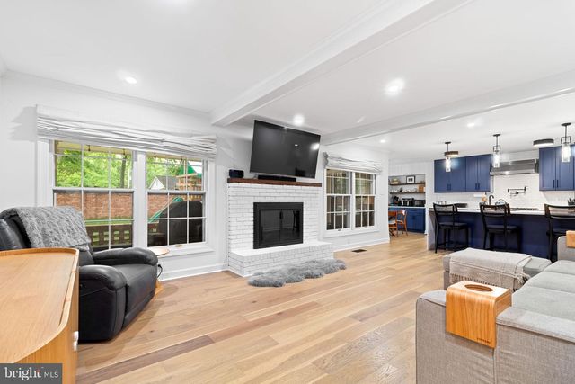 221 EMERALD HILL DR, Fort Washington, MD 20744