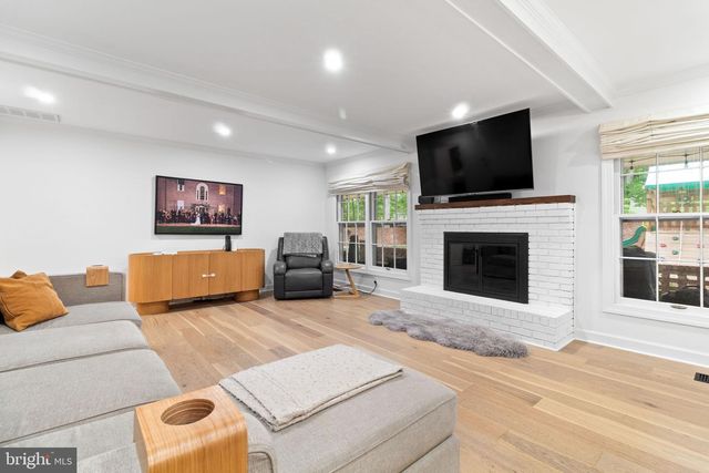 221 EMERALD HILL DR, Fort Washington, MD 20744