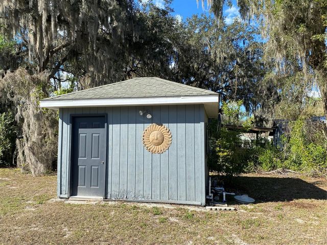 1050 CR 482D, Lake Panasoffkee, FL 33538