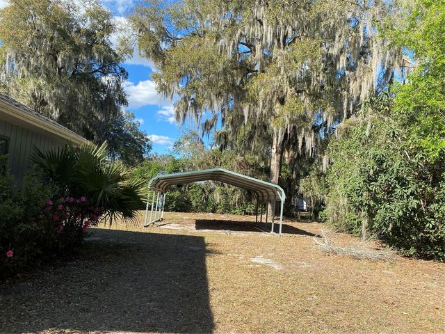 1050 CR 482D, Lake Panasoffkee, FL 33538