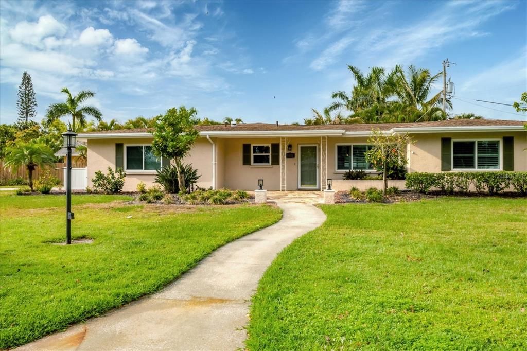 3072 MEYER DRIVE, Sarasota, FL 34239