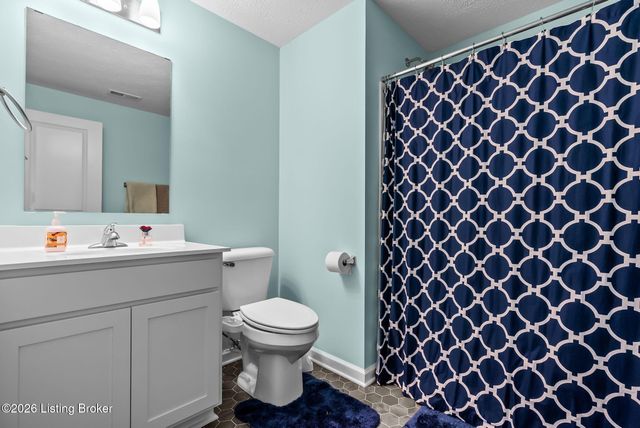 11717 Sandhill Preserve Dr, Louisville, KY 40229