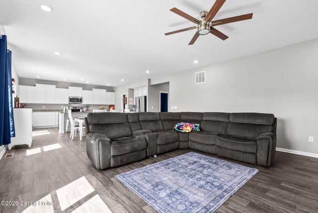 11717 Sandhill Preserve Dr, Louisville, KY 40229