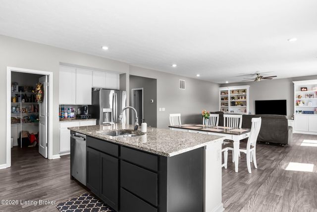 11717 Sandhill Preserve Dr, Louisville, KY 40229