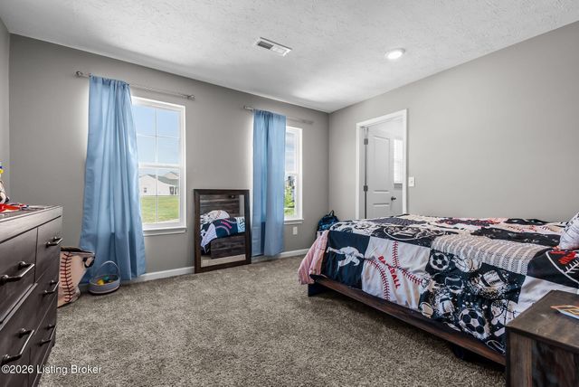 11717 Sandhill Preserve Dr, Louisville, KY 40229