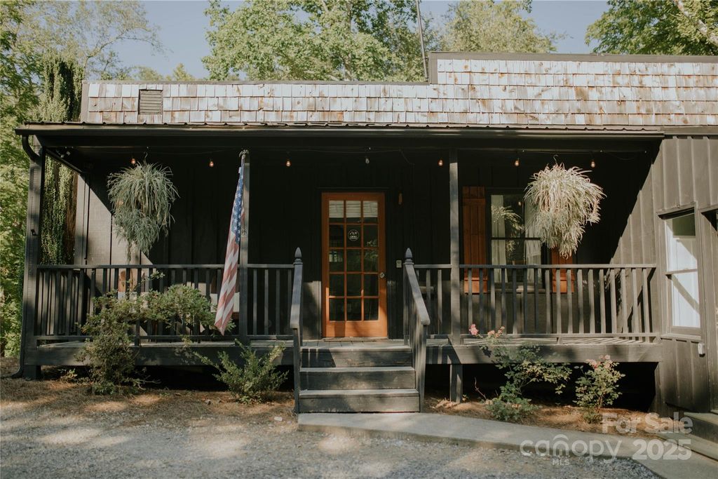 43 Polly Spout Road, Marion, NC 28752