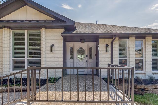 7018 Deloache, Dallas, TX 75225