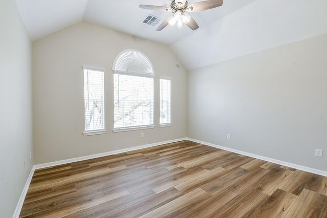 815 Robins Way, Stafford, TX 77477