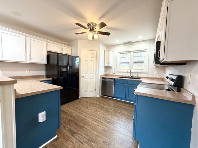 979 Culverson Ct, Clarksville, TN 37040