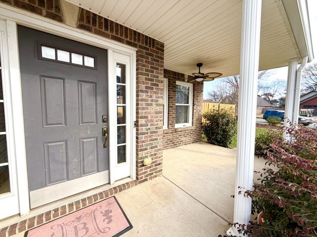 979 Culverson Ct, Clarksville, TN 37040