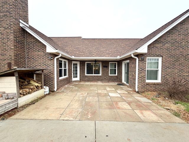 979 Culverson Ct, Clarksville, TN 37040