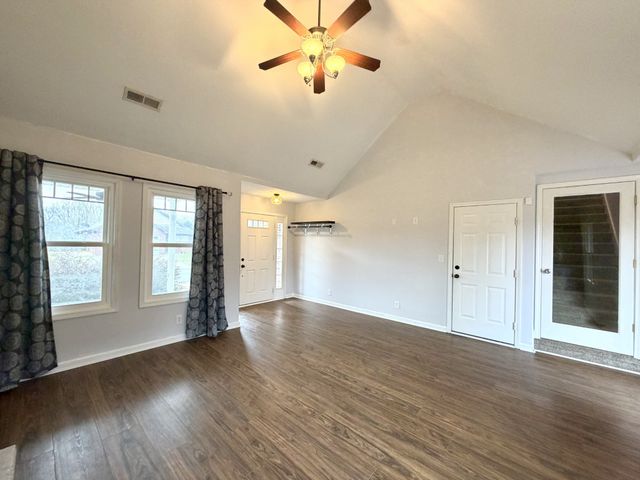 979 Culverson Ct, Clarksville, TN 37040