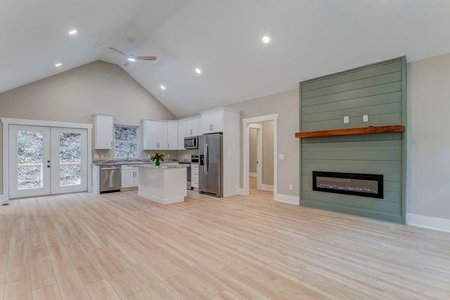 79 Logan Lane, Ellijay, GA 30540