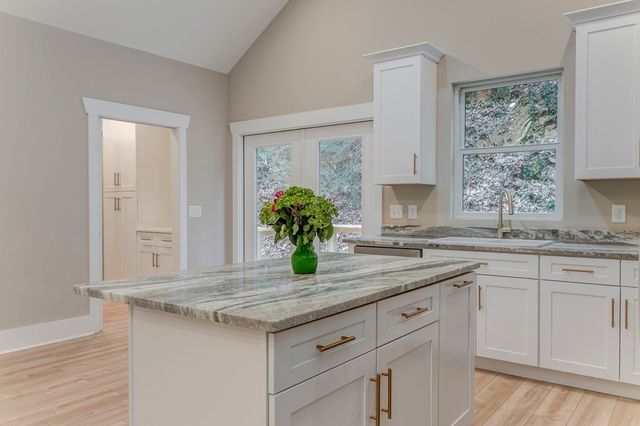 79 Logan Lane, Ellijay, GA 30540