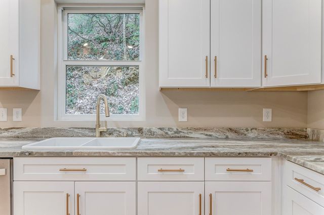 79 Logan Lane, Ellijay, GA 30540