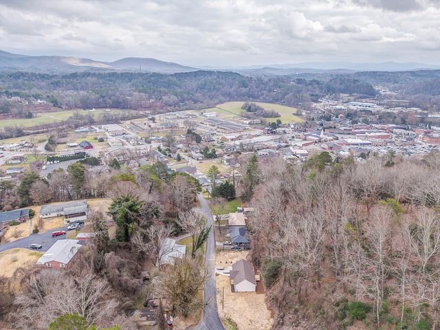 79 Logan Lane, Ellijay, GA 30540