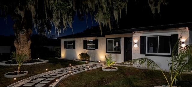 1000 E DIXIE AVENUE, Leesburg, FL 34748