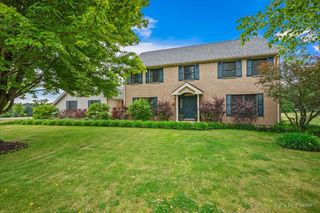 810 Woodridge Trail, Mchenry, IL 60050