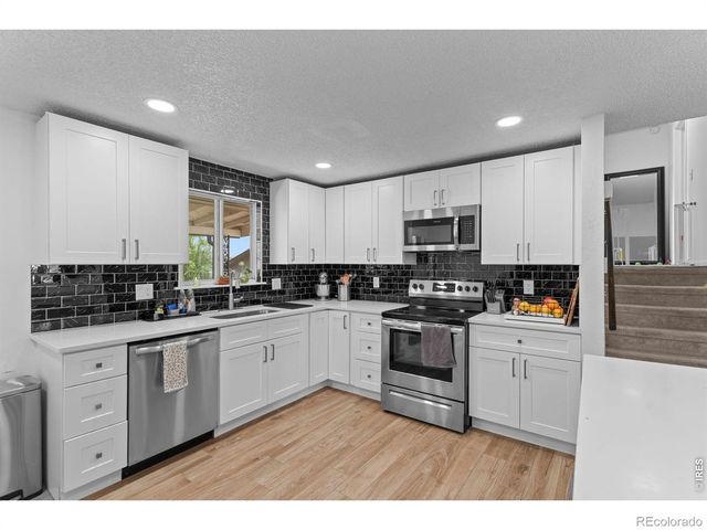 927 E 4th Avenue, Longmont, CO 80504