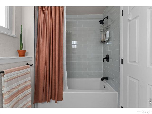 927 E 4th Avenue, Longmont, CO 80504