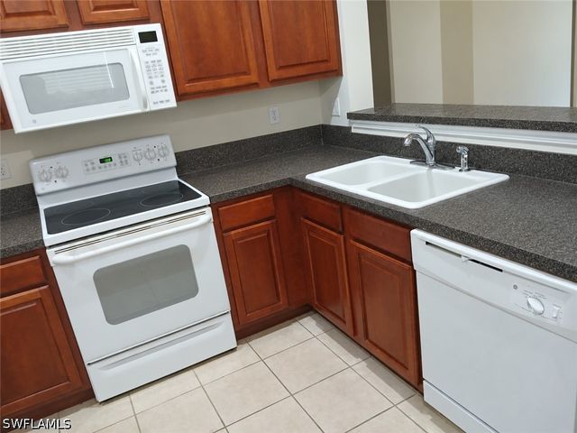 8381 Village Edge CIR, Fort Myers, FL 33919