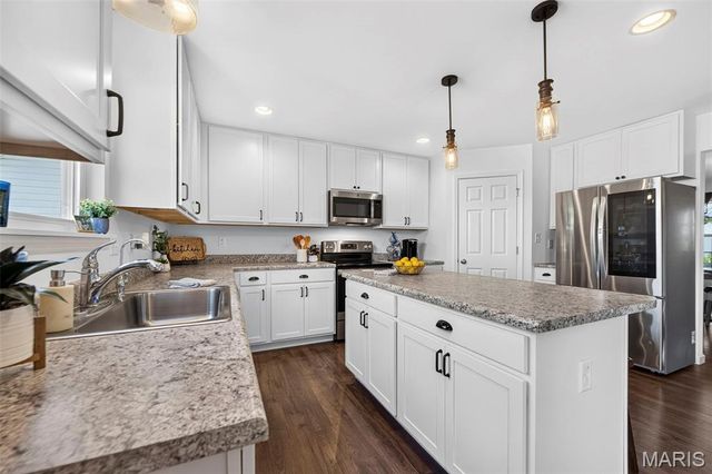 2108 Windswept Farms Drive, Eureka, MO 63025