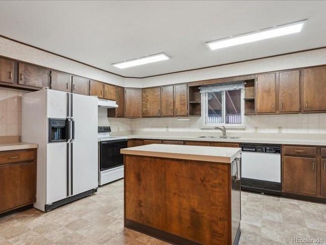 423 Empire St, Aurora, CO 80010