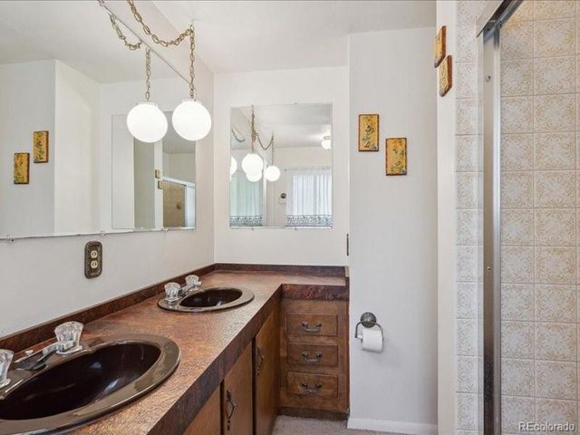 423 Empire St, Aurora, CO 80010