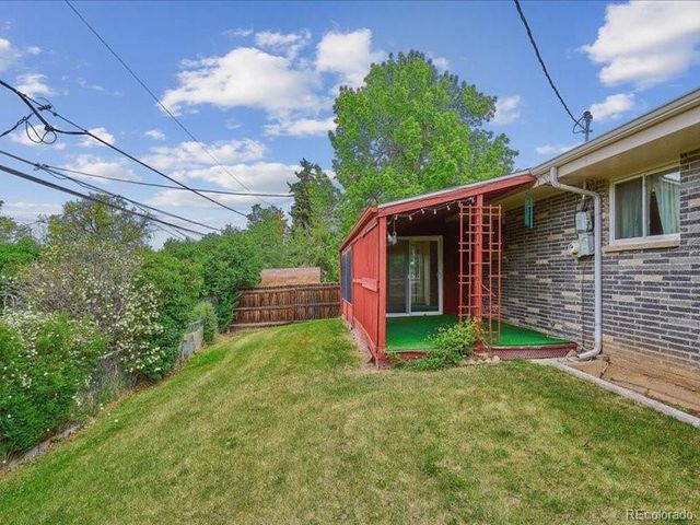 423 Empire St, Aurora, CO 80010