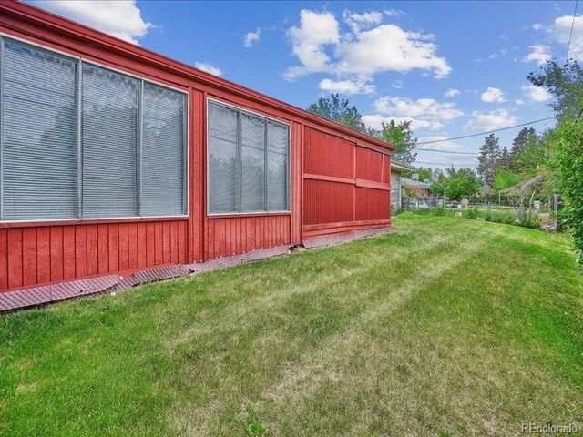 423 Empire St, Aurora, CO 80010