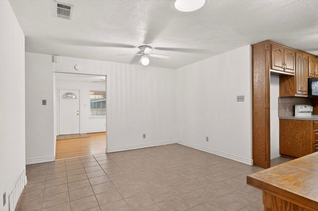 157 SE Tarrant Avenue, Burleson, TX 76028