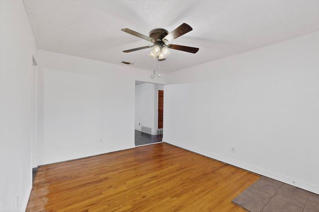 157 SE Tarrant Avenue, Burleson, TX 76028