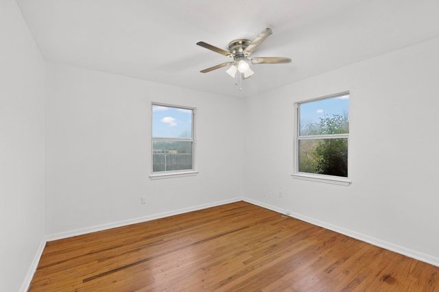 157 SE Tarrant Avenue, Burleson, TX 76028