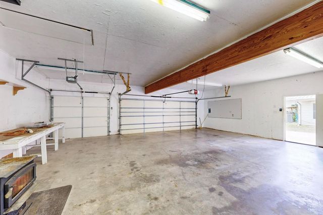 157 SE Tarrant Avenue, Burleson, TX 76028