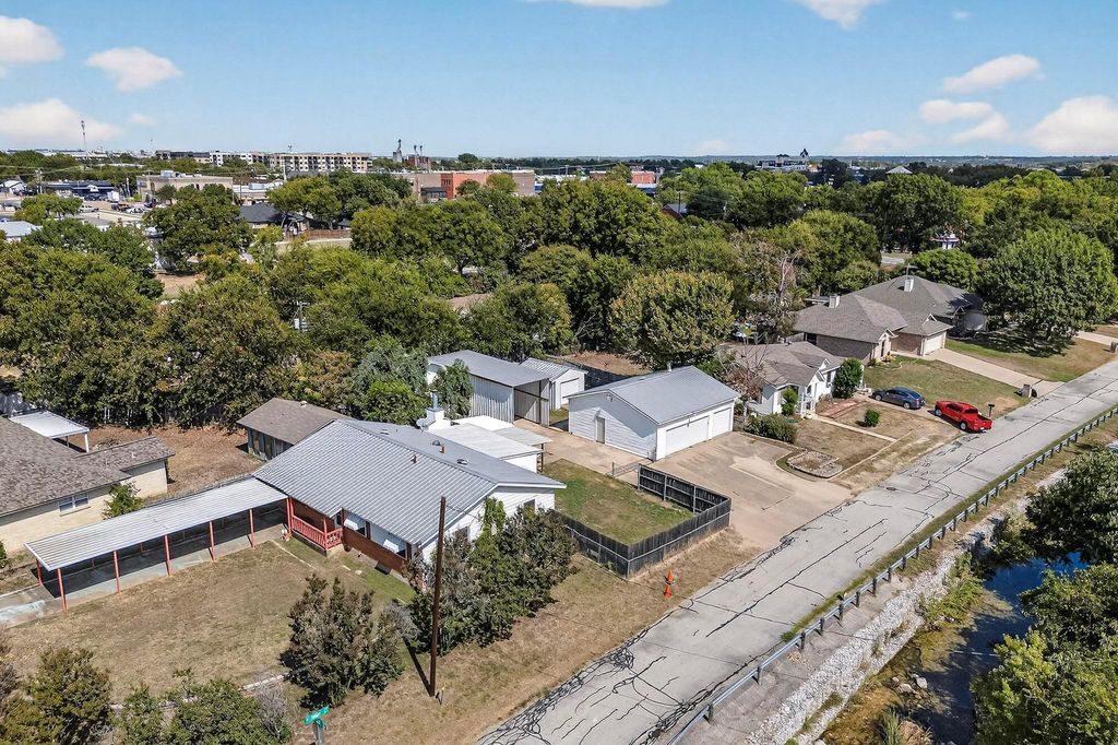 157 SE Tarrant Avenue, Burleson, TX 76028