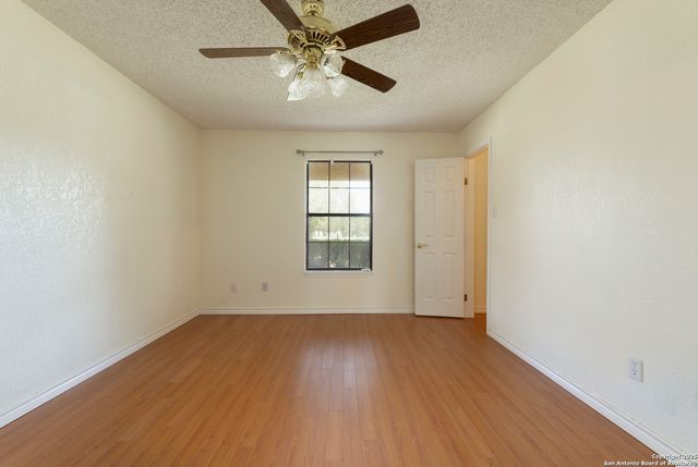 1941 Deer Trail, Floresville, TX 78114