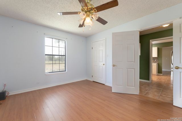 1941 Deer Trail, Floresville, TX 78114