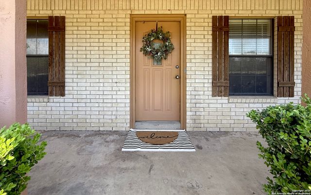 1941 Deer Trail, Floresville, TX 78114