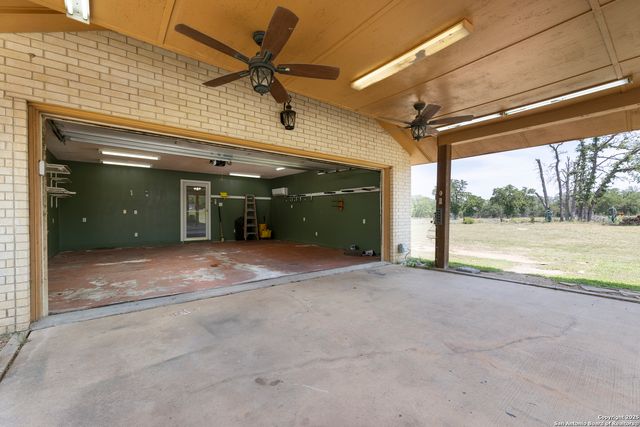 1941 Deer Trail, Floresville, TX 78114