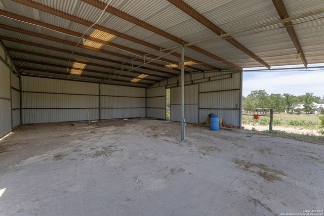 1941 Deer Trail, Floresville, TX 78114