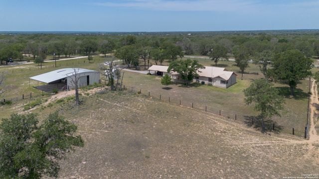 1941 Deer Trail, Floresville, TX 78114
