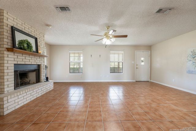 1941 Deer Trail, Floresville, TX 78114