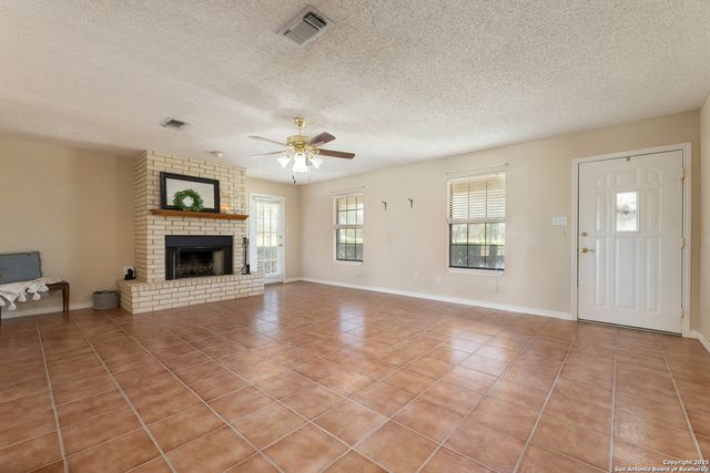 1941 Deer Trail, Floresville, TX 78114