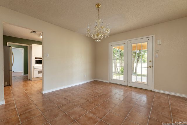 1941 Deer Trail, Floresville, TX 78114